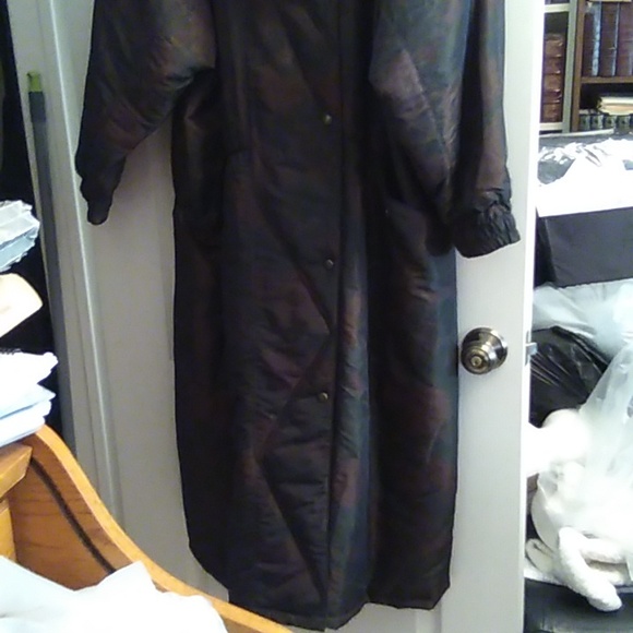 Full length winter coat, 50 inches long Ladies size 13-14 - Picture 7 of 16
